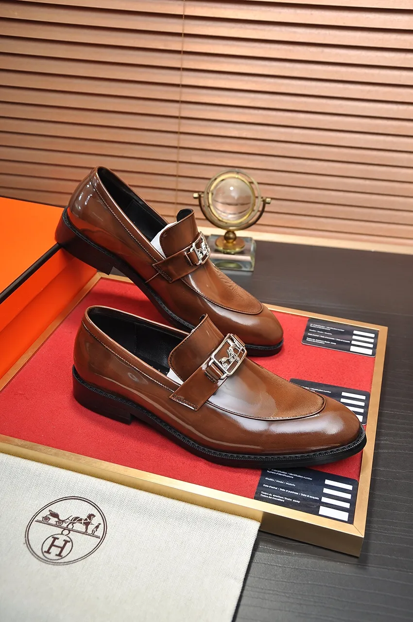 Men's shoes💰480💶[HERMES] (sheepskin lining)🍀Italian top luxury🍀He does not pursue novel styles and gorgeous colors, but attracts the favor of successful men with his flawless, elegant and classic style! This very, very comfortable, simple and stable style makes it easy to match any style! The pattern is absolutely 1:1 refined from the original case, and we strive for excellence in materials, imported cowhide + cowhide lining💪💪💪extraordinary texture👍! .Black brown code number: 38 to 45 (45 customized)